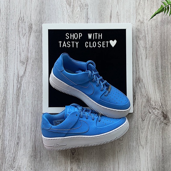 nike air sage low
